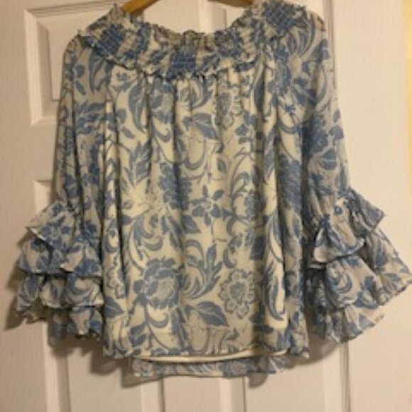 Cece Woman's Blouse - Picture 4 of 5